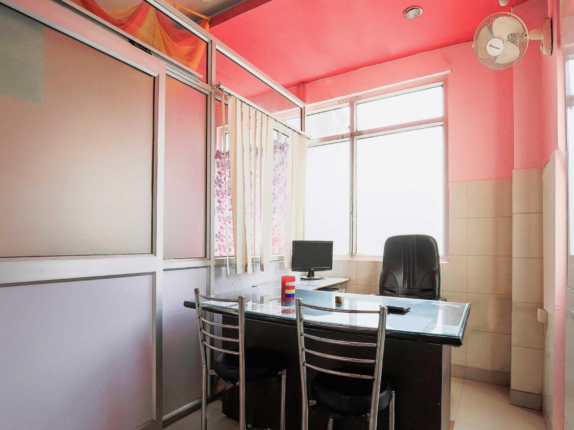 Oyo Flagship 37109 Mangalam Guest House Chinhat Extérieur photo