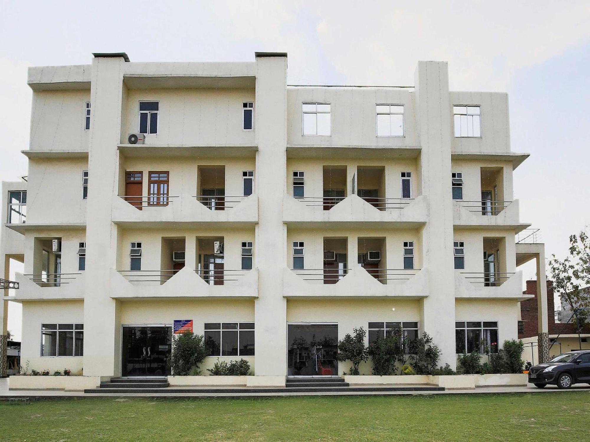 Oyo Flagship 37109 Mangalam Guest House Chinhat Extérieur photo