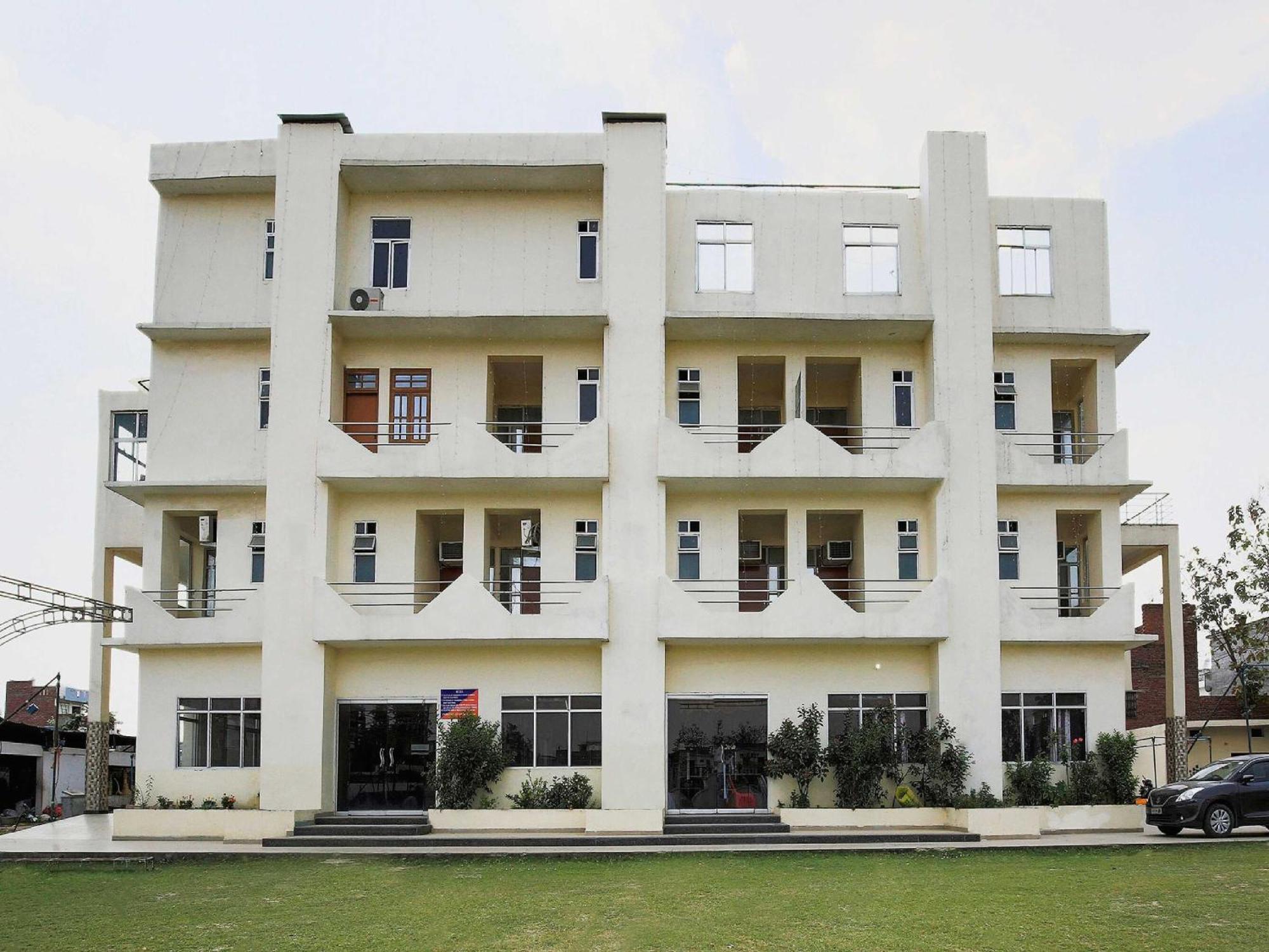 Oyo Flagship 37109 Mangalam Guest House Chinhat Extérieur photo
